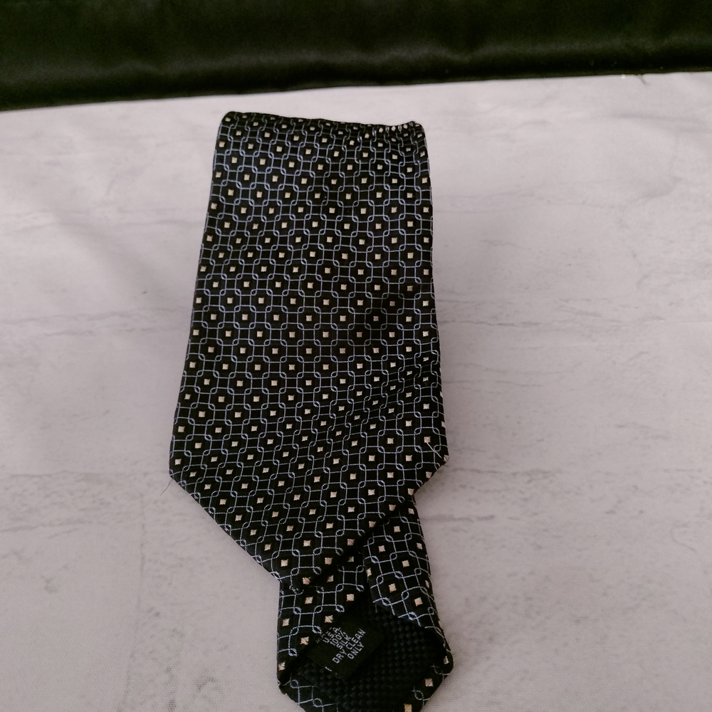 Daniel Cremieux Black and White Patterned Tie